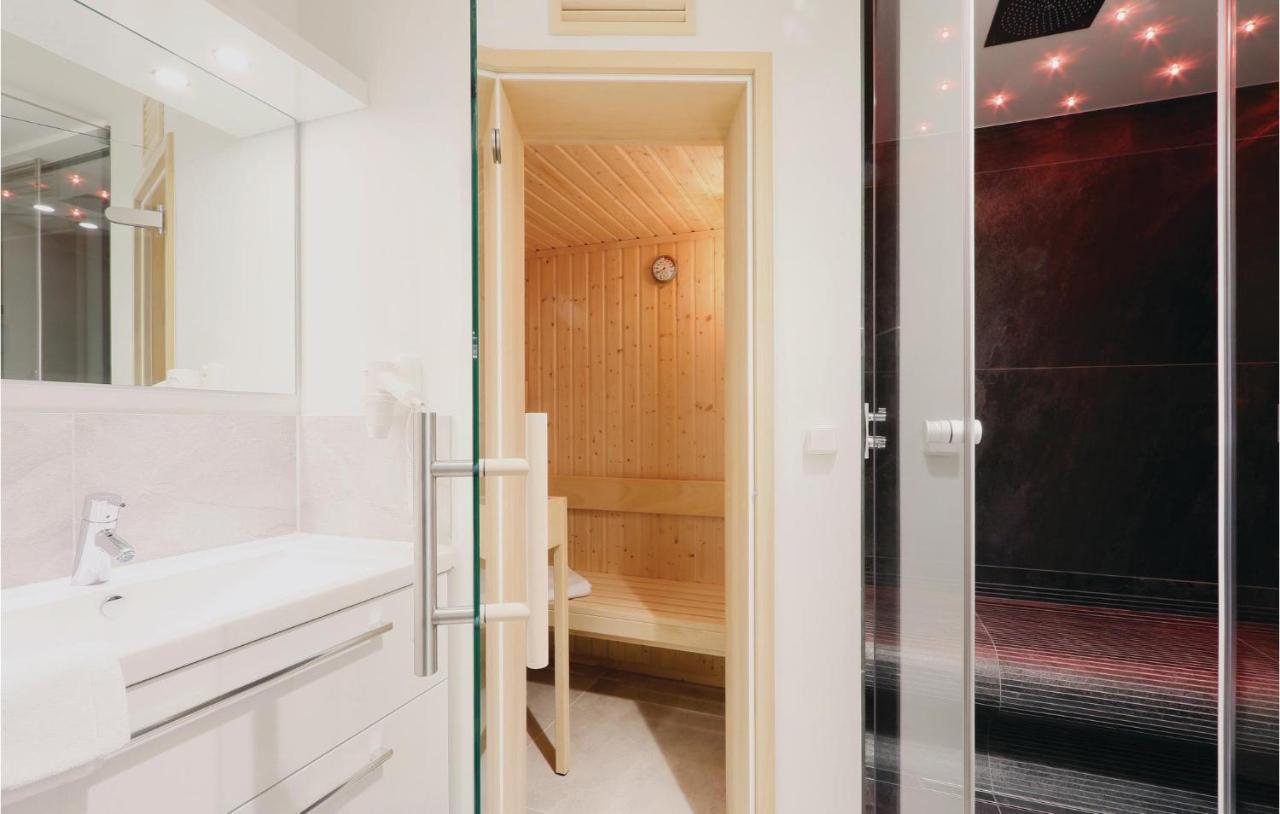 Gorgeous Apartment In Luebeck Travemuende With Wifi Ngoại thất bức ảnh